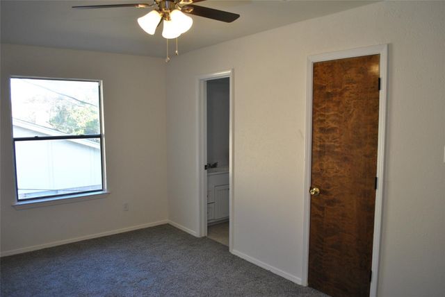 720 Ash Street, Burleson, TX 76028