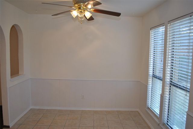 720 Ash Street, Burleson, TX 76028