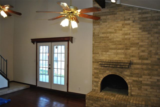 720 Ash Street, Burleson, TX 76028