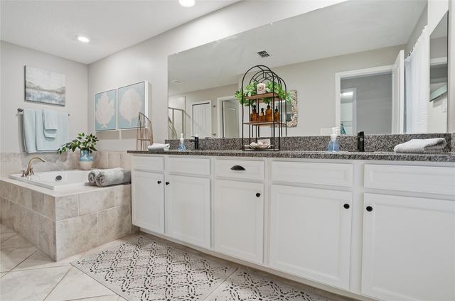 1370 WHITE FOX RUN, Lutz, FL 33549