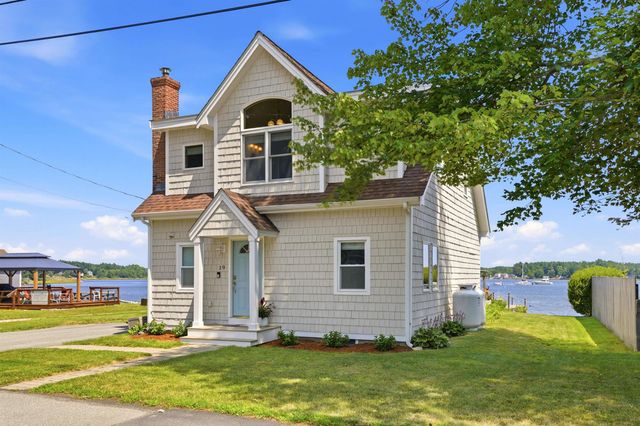 19 Wentworth Terrace, Dover, NH 03820