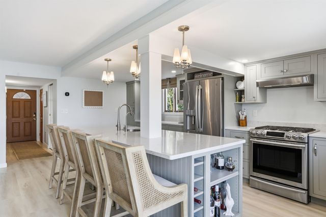 19 Wentworth Terrace, Dover, NH 03820