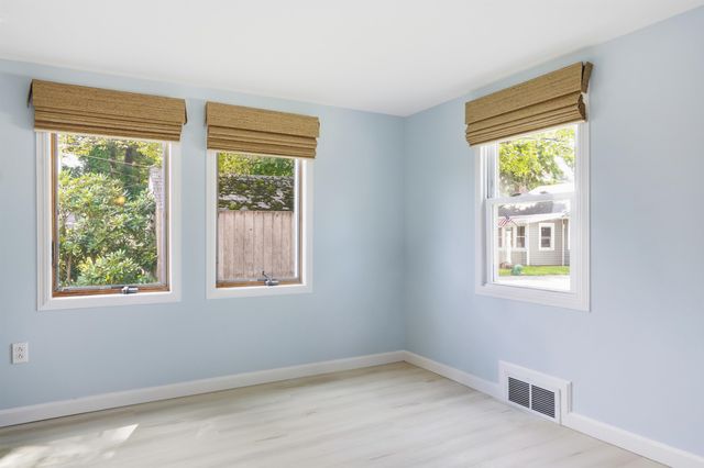 19 Wentworth Terrace, Dover, NH 03820