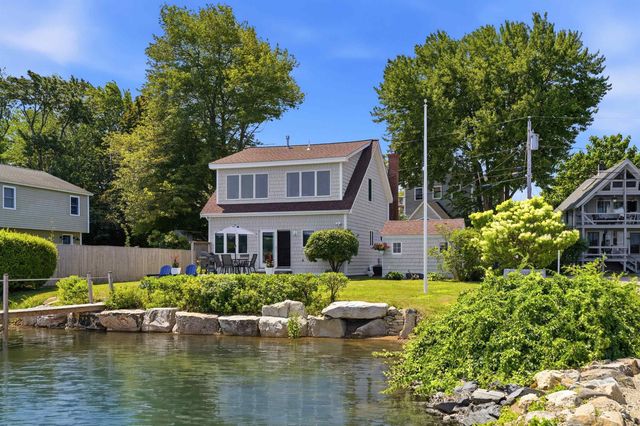 19 Wentworth Terrace, Dover, NH 03820