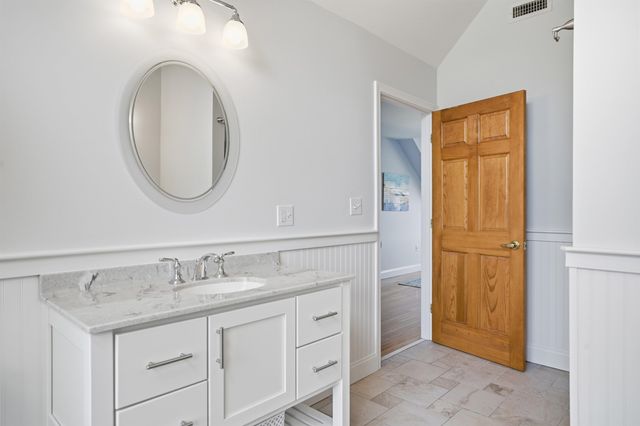19 Wentworth Terrace, Dover, NH 03820