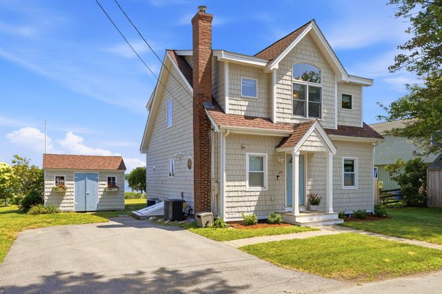19 Wentworth Terrace, Dover, NH 03820