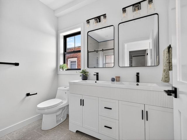 192 Washington Street C, Somerville, MA 02143