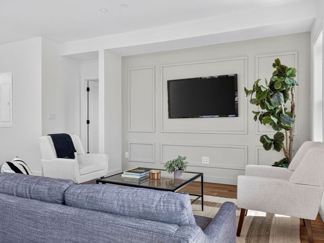 192 Washington Street C, Somerville, MA 02143