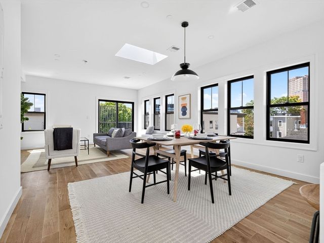 192 Washington Street C, Somerville, MA 02143