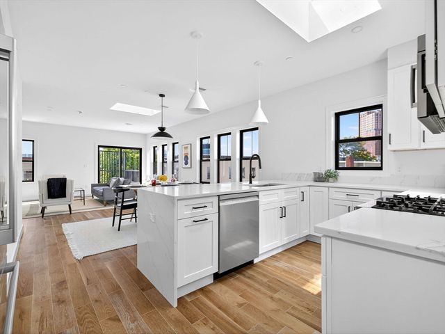 192 Washington Street C, Somerville, MA 02143