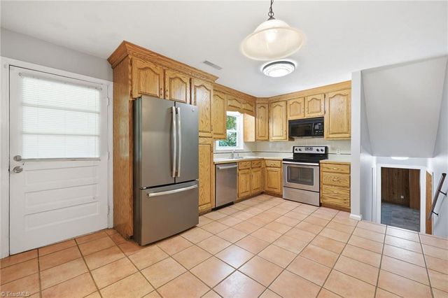 118 Hillside Court, King, NC 27021