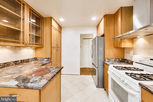 6306 LONE OAK DR, Bethesda, MD 20817