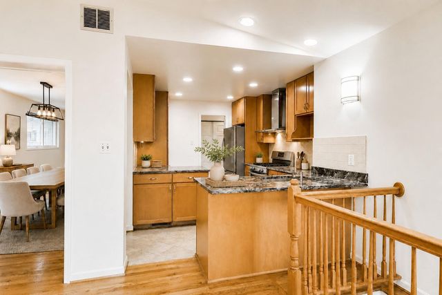 6306 LONE OAK DR, Bethesda, MD 20817