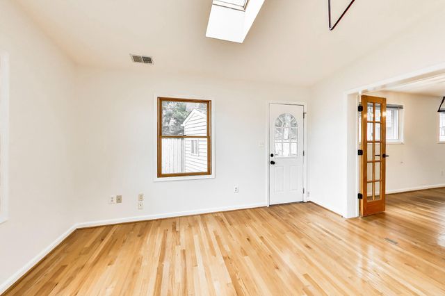 6306 LONE OAK DR, Bethesda, MD 20817