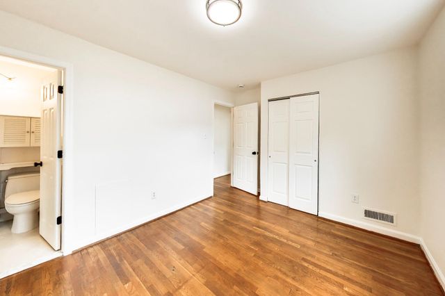 6306 LONE OAK DR, Bethesda, MD 20817