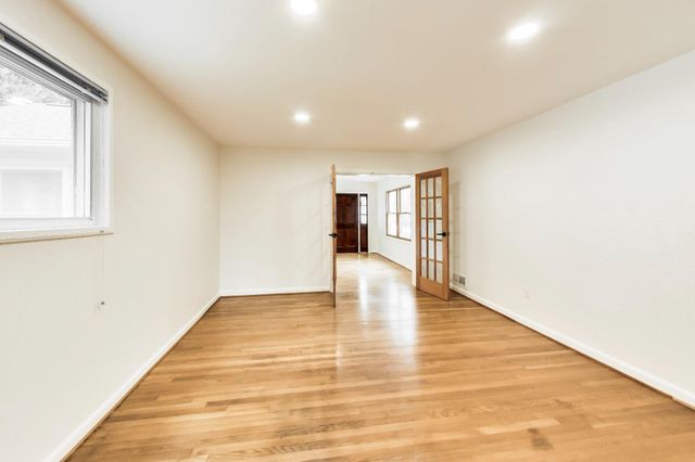 6306 LONE OAK DR, Bethesda, MD 20817