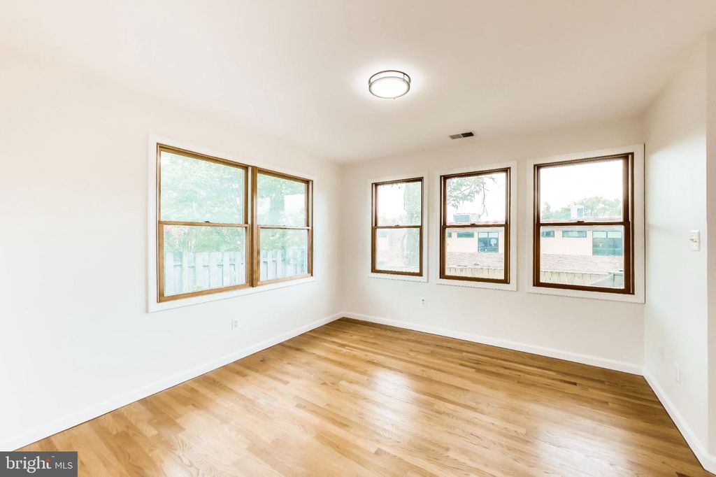 Image 34 of property listing at 6306 LONE OAK DR, Bethesda, MD 20817