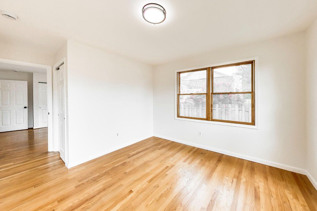 Image 35 of property listing at 6306 LONE OAK DR, Bethesda, MD 20817