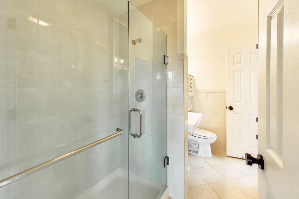 Image 38 of property listing at 6306 LONE OAK DR, Bethesda, MD 20817