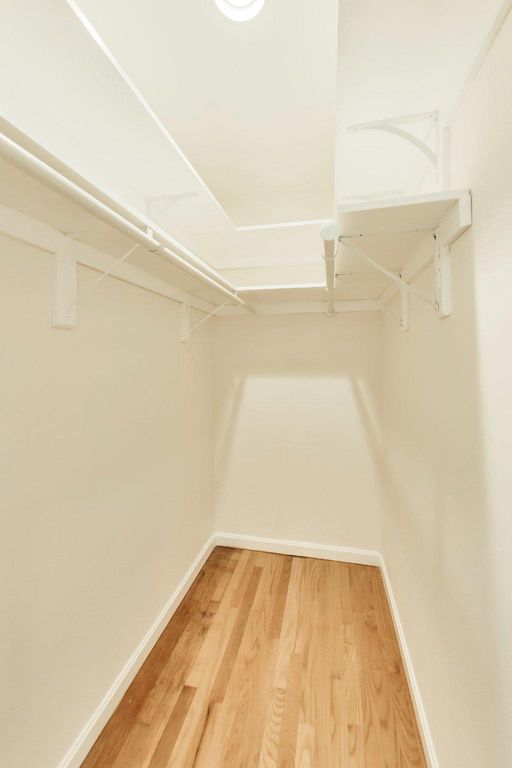 Image 41 of property listing at 6306 LONE OAK DR, Bethesda, MD 20817