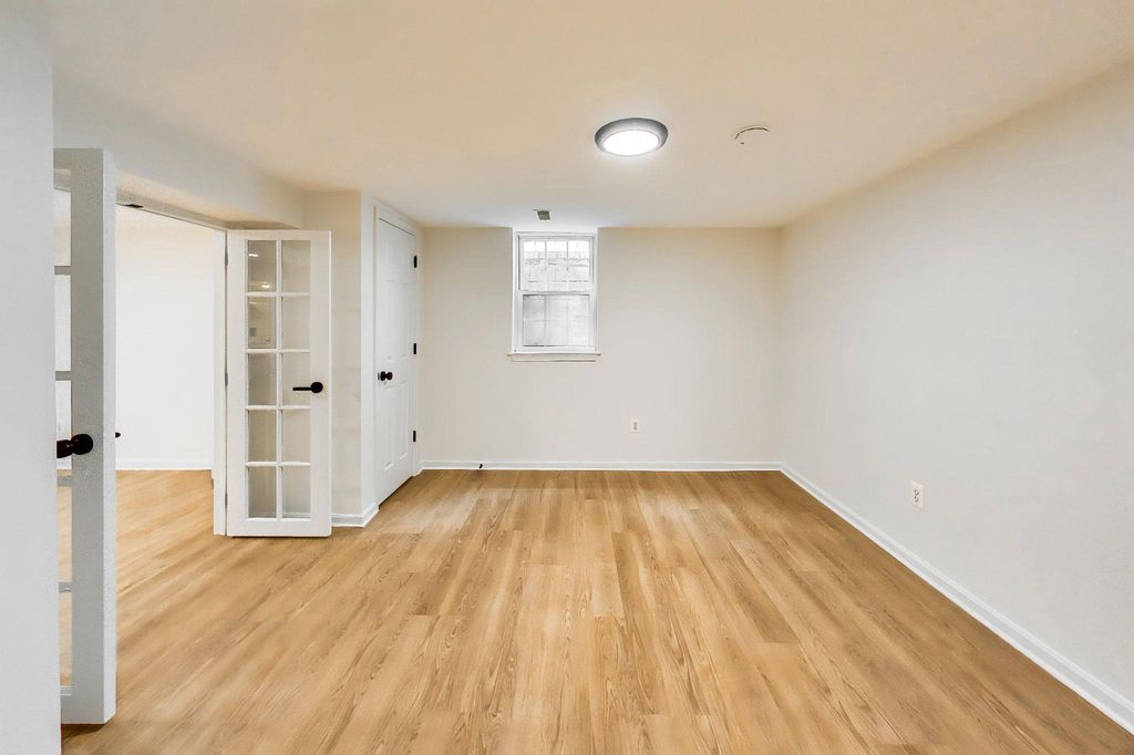 Image 52 of property listing at 6306 LONE OAK DR, Bethesda, MD 20817