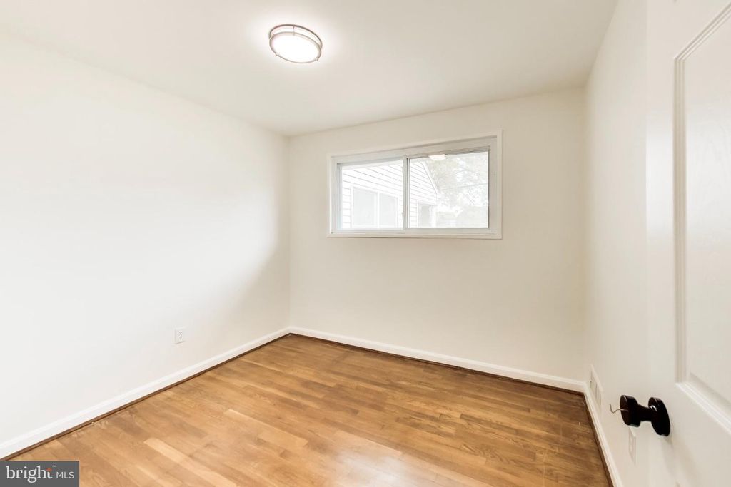 Image 55 of property listing at 6306 LONE OAK DR, Bethesda, MD 20817