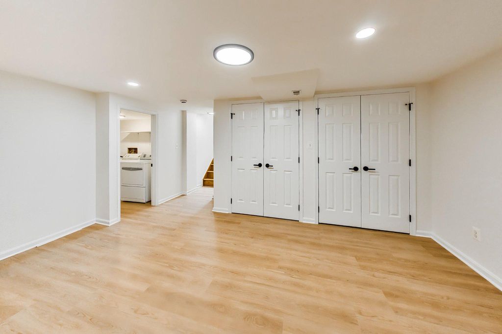 Image 59 of property listing at 6306 LONE OAK DR, Bethesda, MD 20817