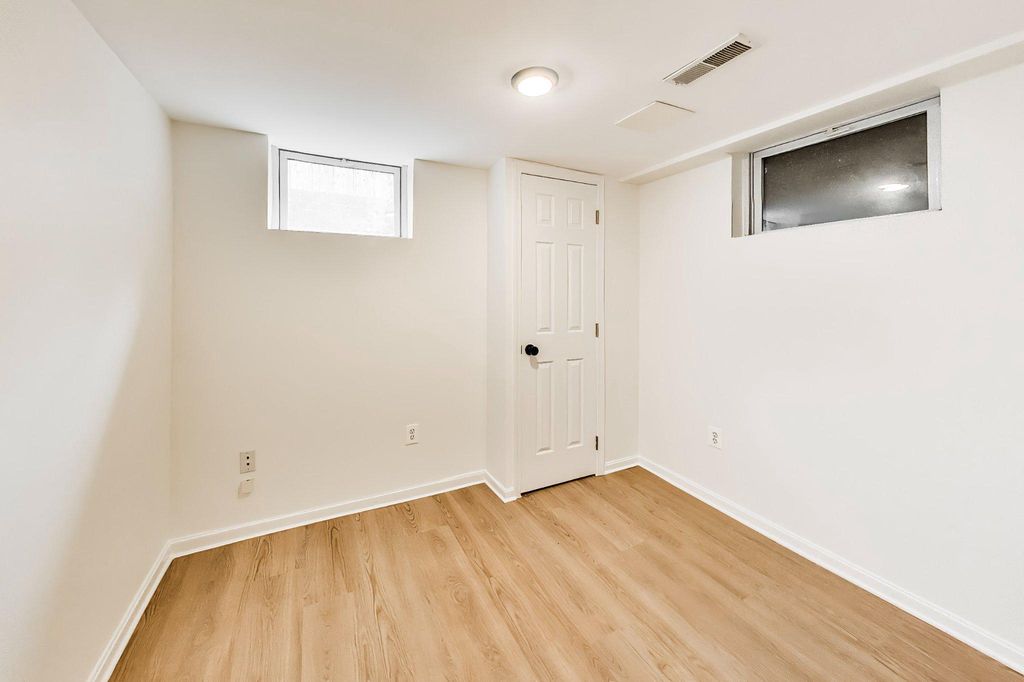 Image 66 of property listing at 6306 LONE OAK DR, Bethesda, MD 20817