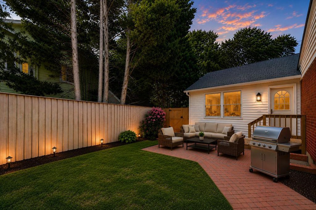 Image 73 of property listing at 6306 LONE OAK DR, Bethesda, MD 20817