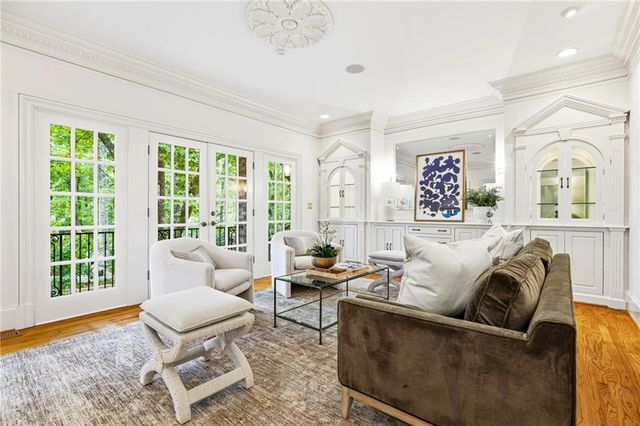 964 Northcliffe Drive, Atlanta, GA 30318