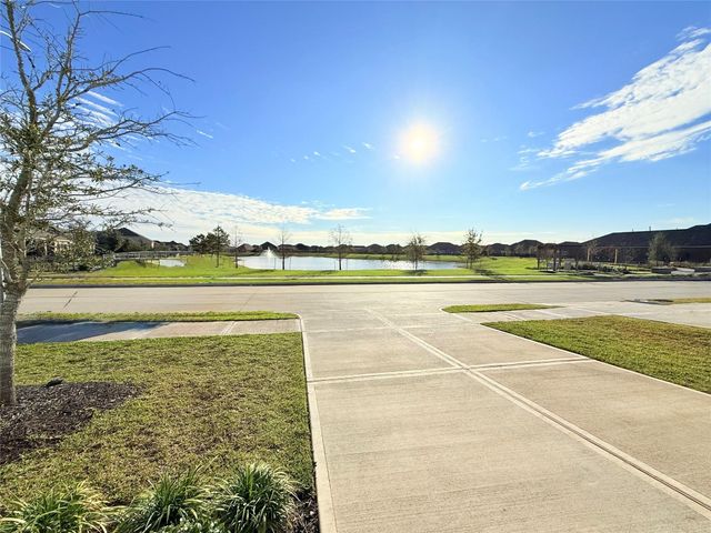 105 Aurora Springs Drive, Katy, TX 77493