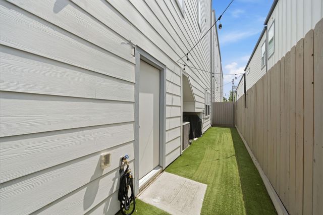 9007 Lonestar River Lane, Houston, TX 77080