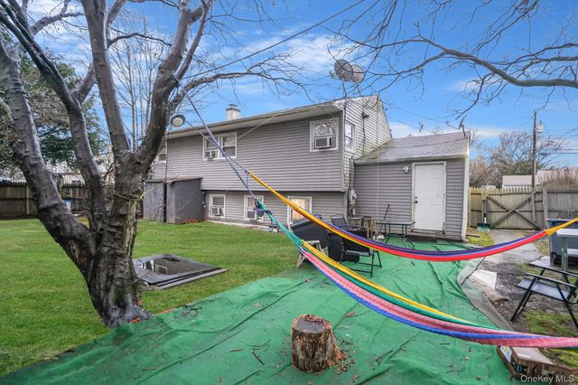 50 Meadowbrook Drive, Brentwood, NY 11717