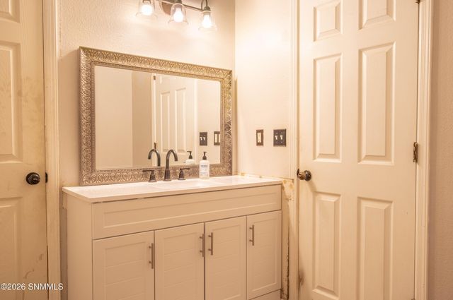 3858 Van Ess Court, Las Cruces, NM 88012