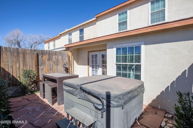 3858 Van Ess Court, Las Cruces, NM 88012