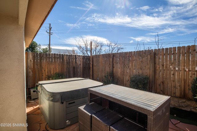 3858 Van Ess Court, Las Cruces, NM 88012