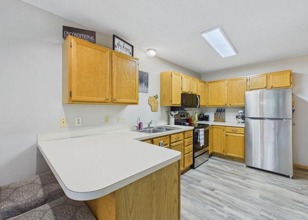 5965 Wedgewood Lane 55, Plymouth, MN 55446 — photo 4