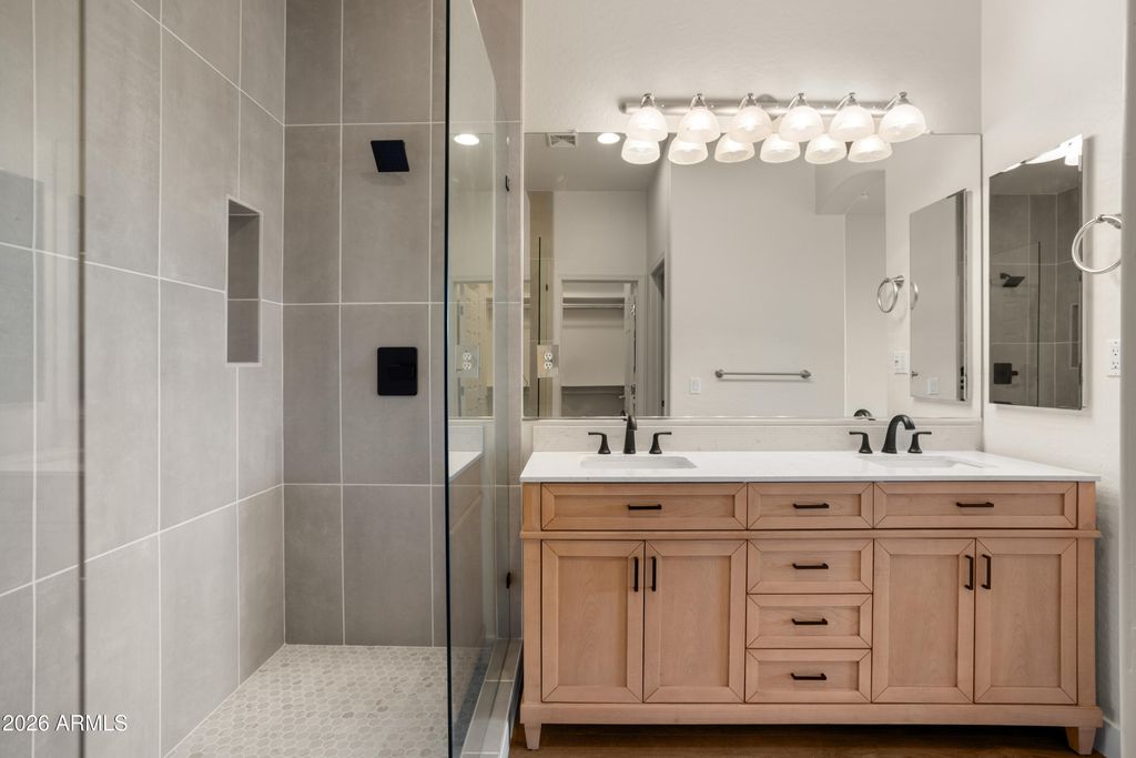 7445 E EAGLE CREST Drive 2113, Mesa, AZ 85207