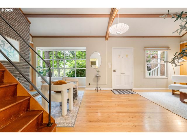 105 Ne 66TH Ave, Portland, OR 97213