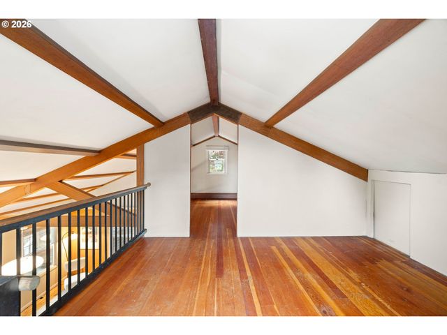 105 Ne 66TH Ave, Portland, OR 97213