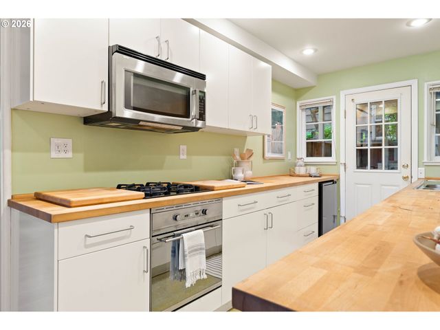 105 Ne 66TH Ave, Portland, OR 97213