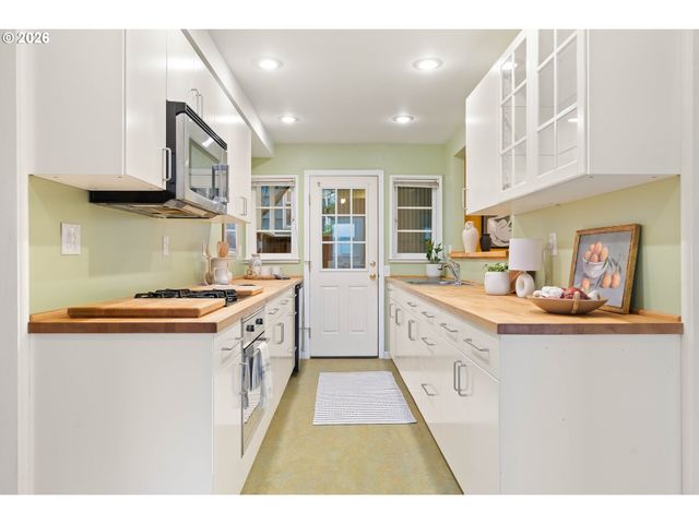105 Ne 66TH Ave, Portland, OR 97213