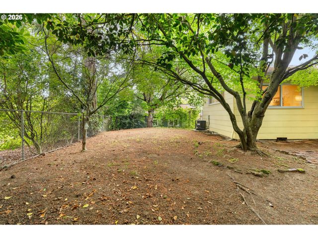 105 Ne 66TH Ave, Portland, OR 97213