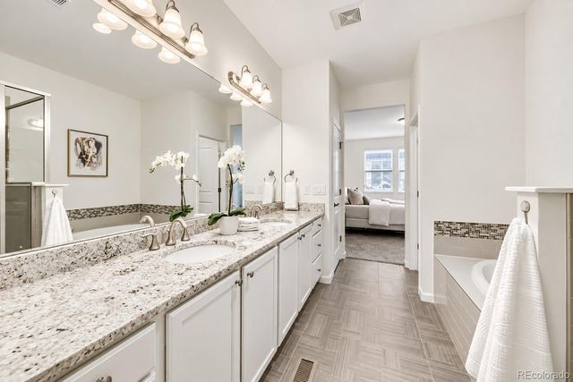 9002 E Caley Way, Englewood, CO 80111