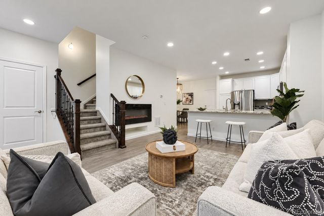 9002 E Caley Way, Englewood, CO 80111