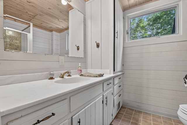 685 Cross Creek, Mineral Bluff, GA 30559