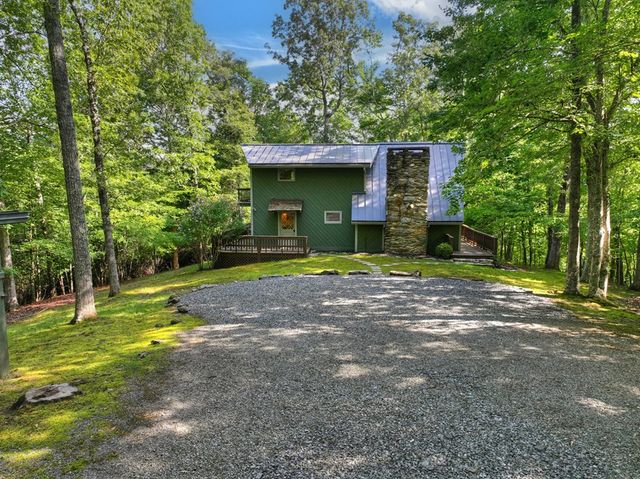 685 Cross Creek, Mineral Bluff, GA 30559