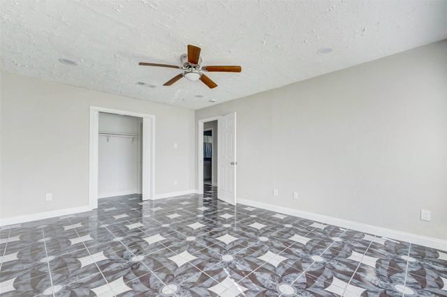 101 Live Oak Street, Baytown, TX 77520