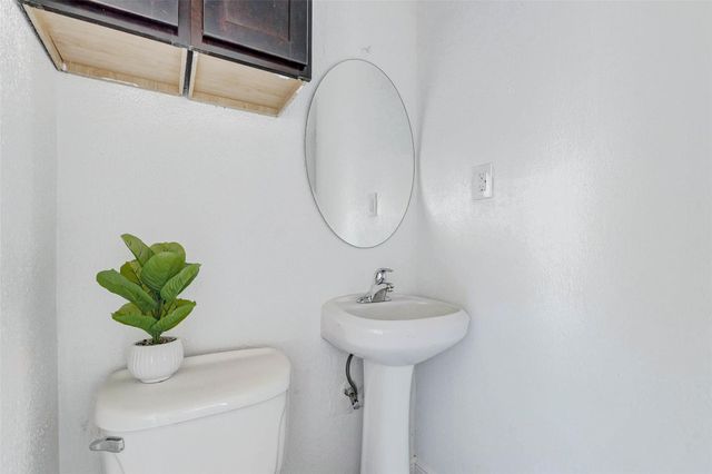 101 Live Oak Street, Baytown, TX 77520