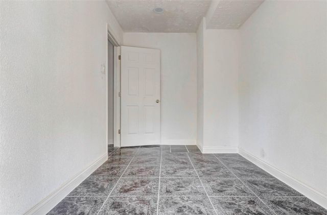 101 Live Oak Street, Baytown, TX 77520